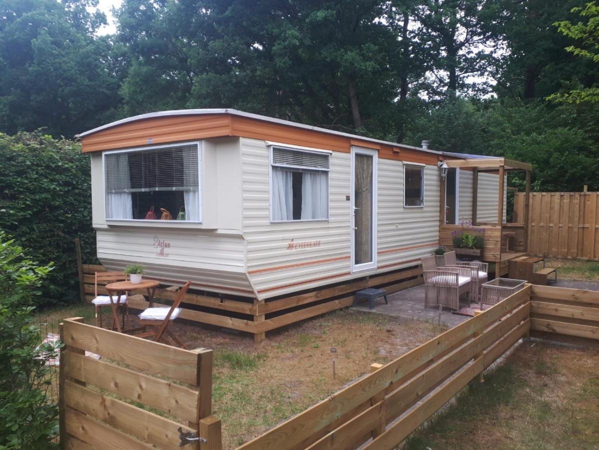 Caravan In Bosrijk Gebied Hotel Zuidlaren Kültér fotó
