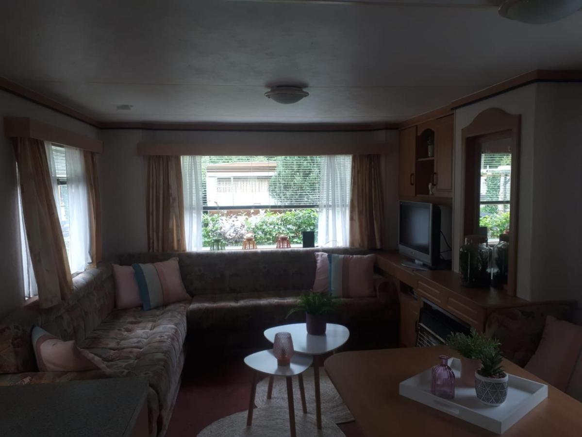 Caravan In Bosrijk Gebied Hotel Zuidlaren Kültér fotó